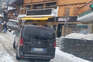 Des véhicules immatriculés à l'étranger transporteraint régulièrement des touristes entre l'aéroport de Genève et Verbier.